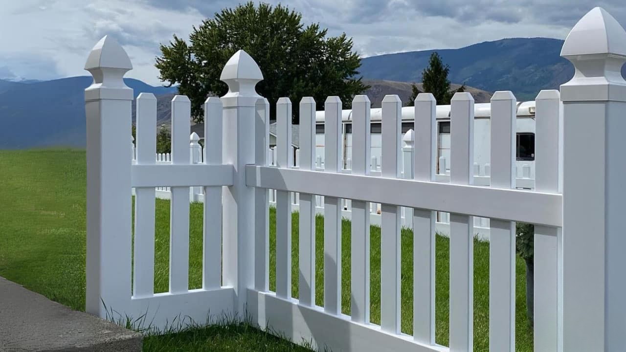 Evergreen picket fence